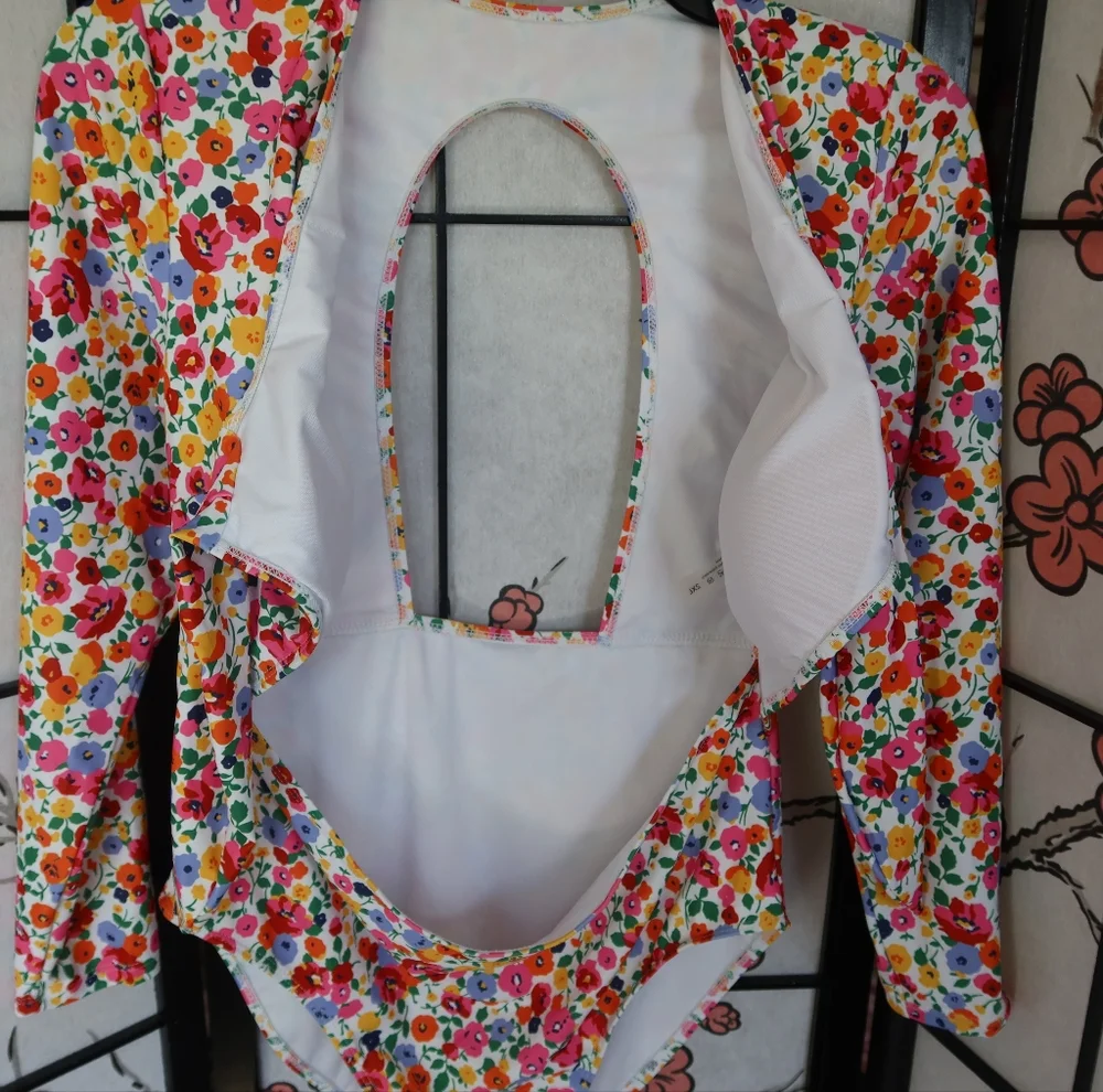 SHEIN Red Pink Floral Long Sleeve Cut Out Tie Chest Swimsuit Plus Size 2XL NWOT